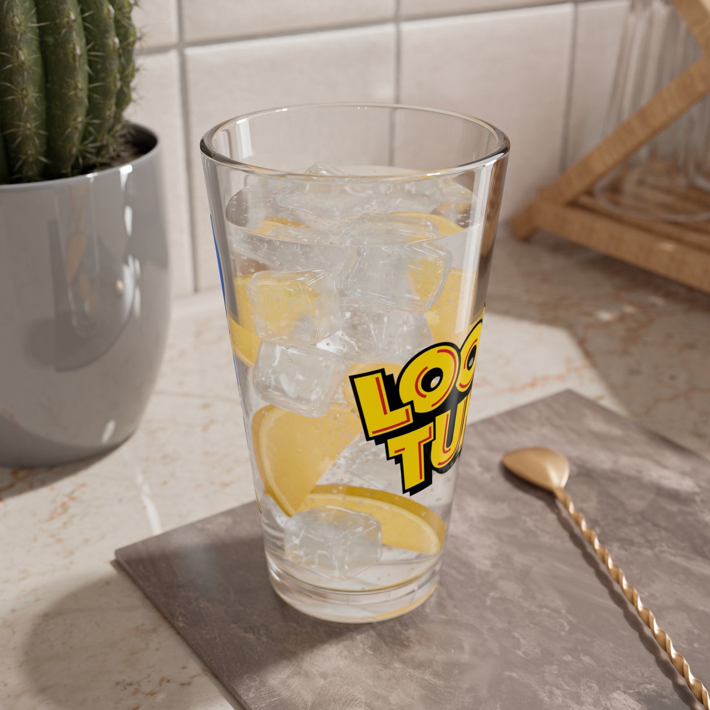 Miss Prissy Pint Glass, 16oz - Looney Tunes Character - Foghorn Leghorn - Warner Brothers - Cartoon Character