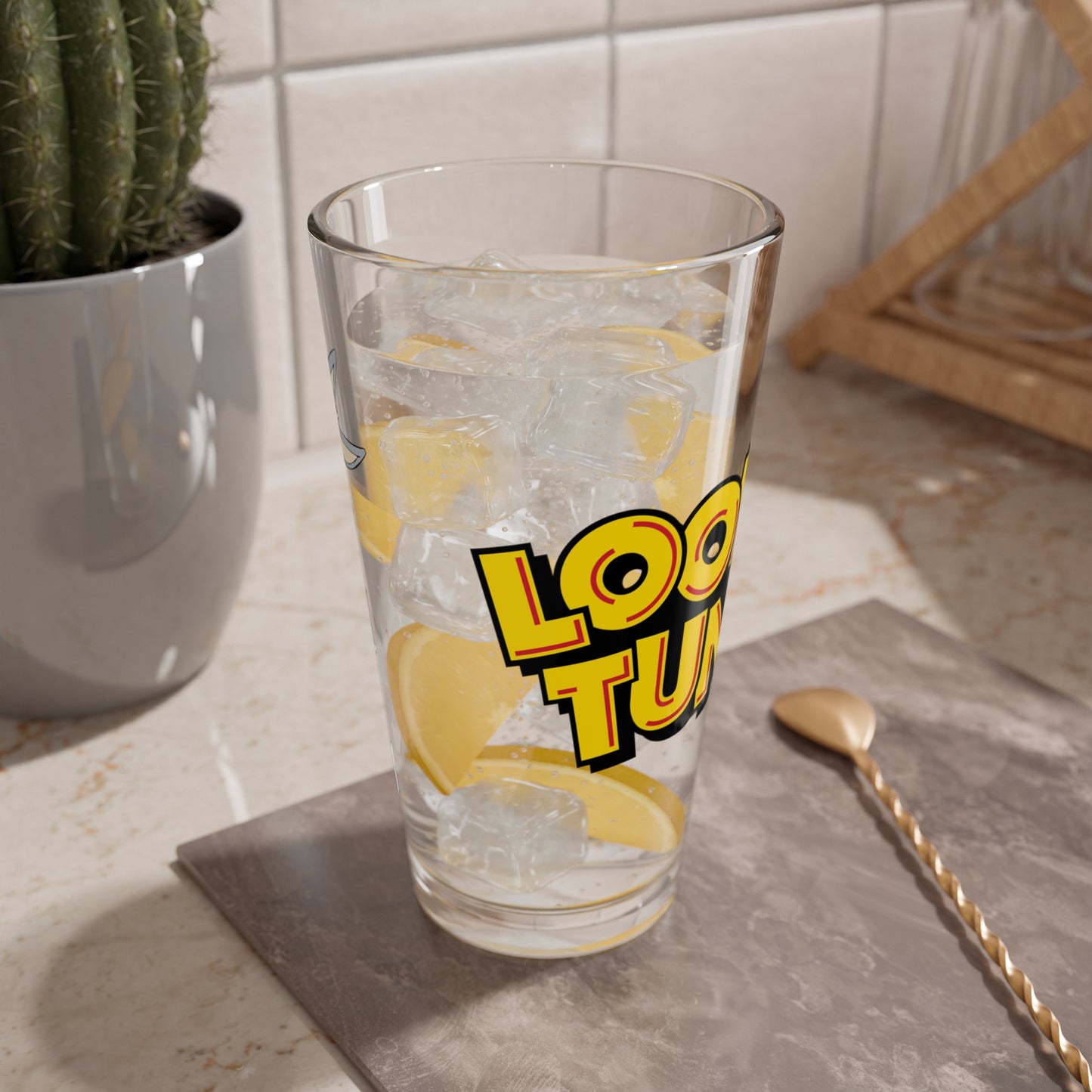 Bugs Bunny Pint Glass, 16oz - Looney Tunes - Merrie Melodies - Classic WB Cartoon Icon