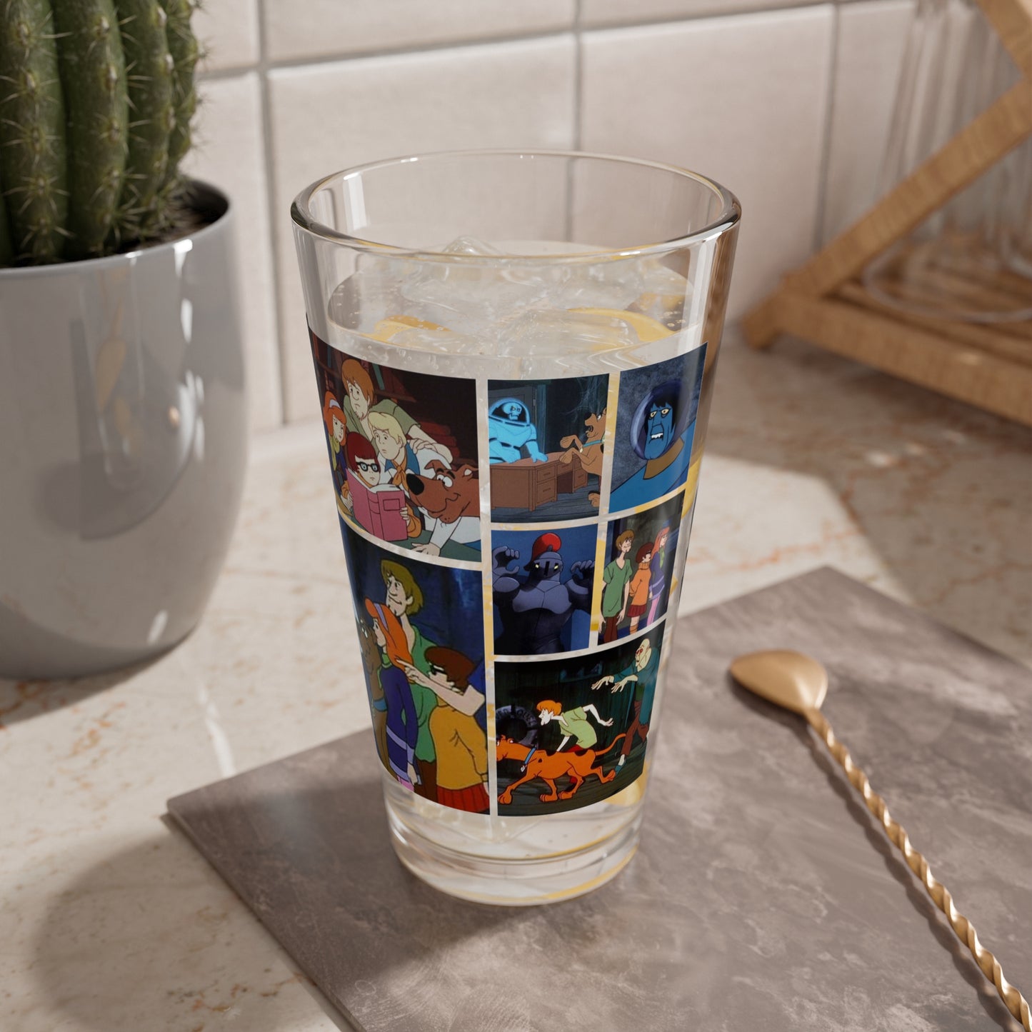 Scooby Doo, Where Are You? Pint Glass, 16oz - Fred, Velma, Daphne, Shaggy - Mystery, Inc - Hanna-Barbera Cartoon