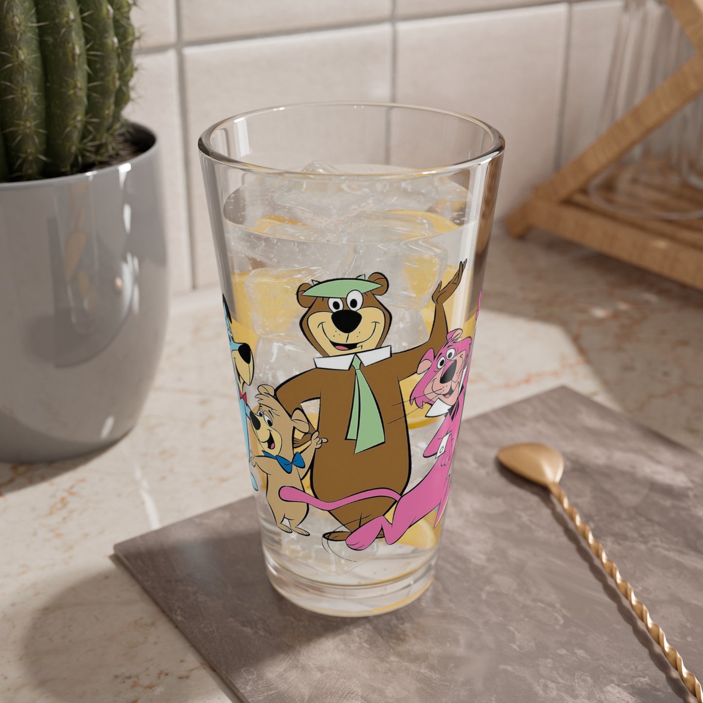 Yogi's Gang Pint Glass, 16oz - Wally Gator, Huckleberry Hound, Quick Draw McGraw, Snagglepuss - Hanna-Barbera Cartoon