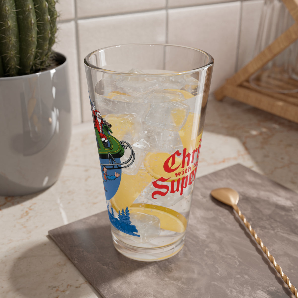 Superman, Santa Claus & the DC Super-Heroes Christmas Pint Glass 16 oz - Batman Wonder Woman - Retro-Style Festive Holiday Barware